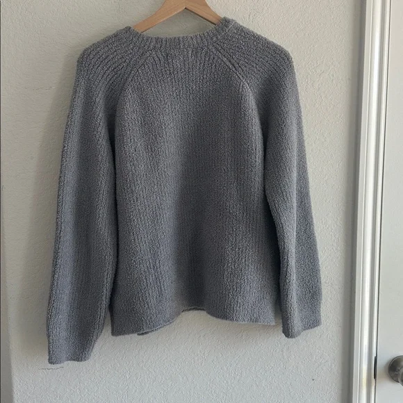 Barefoot Dreams CozyChic Lite Gray Crewneck Sweater M - Picture 5 of 5